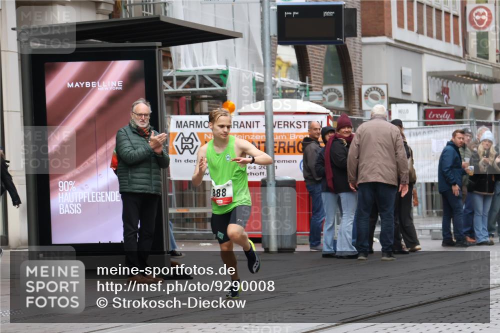 05.10.2025 - 20. swb-Marathon Bremen Strokosch-Dieckow http://msf.ph/oto/9290008 05.10.2025 12:34:05 Ziel 888, 1663, 888, 1663 meine-sportfotos.de