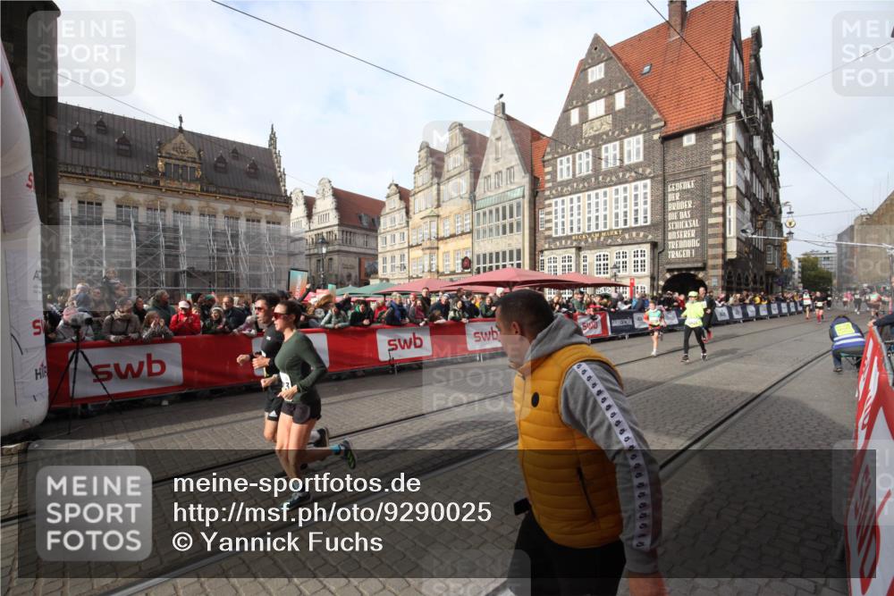 05.10.2025 - 20. swb-Marathon Bremen Yannick Fuchs http://msf.ph/oto/9290025 05.10.2025 10:48:14 Ziel 10428, 10723, 10953, 11299 meine-sportfotos.de