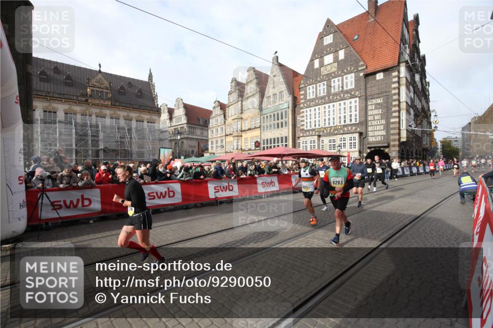05.10.2025 - 20. swb-Marathon Bremen Yannick Fuchs http://msf.ph/oto/9290050 05.10.2025 10:48:22 Ziel 9293, 9404, 9641, 9706, 10931, 11119, 11292, 11561, 11637 meine-sportfotos.de