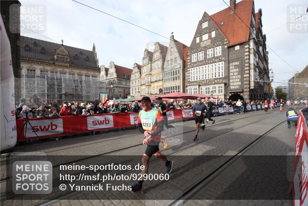 05.10.2025 - 20. swb-Marathon Bremen Yannick Fuchs http://msf.ph/oto/9290060 05.10.2025 10:48:22 Ziel 9293, 9404, 9641, 9706, 10931, 11119, 11292, 11561, 11637 meine-sportfotos.de
