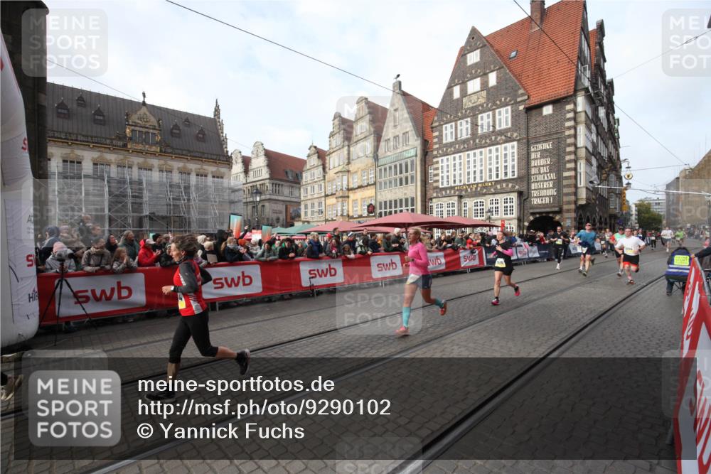 05.10.2025 - 20. swb-Marathon Bremen Yannick Fuchs http://msf.ph/oto/9290102 05.10.2025 10:48:28 Ziel 8787, 9223, 9298, 9404, 9665, 9704, 9810, 9958, 10109, 10131, 10211 meine-sportfotos.de
