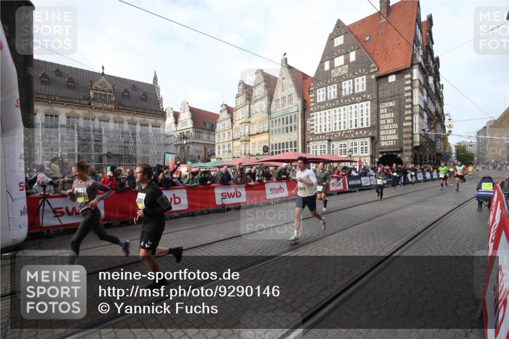 05.10.2025 - 20. swb-Marathon Bremen Yannick Fuchs http://msf.ph/oto/9290146 05.10.2025 10:48:34 Ziel 9298, 9385, 9437, 9478, 10131, 10177, 10685, 11005, 11357, 11505 meine-sportfotos.de