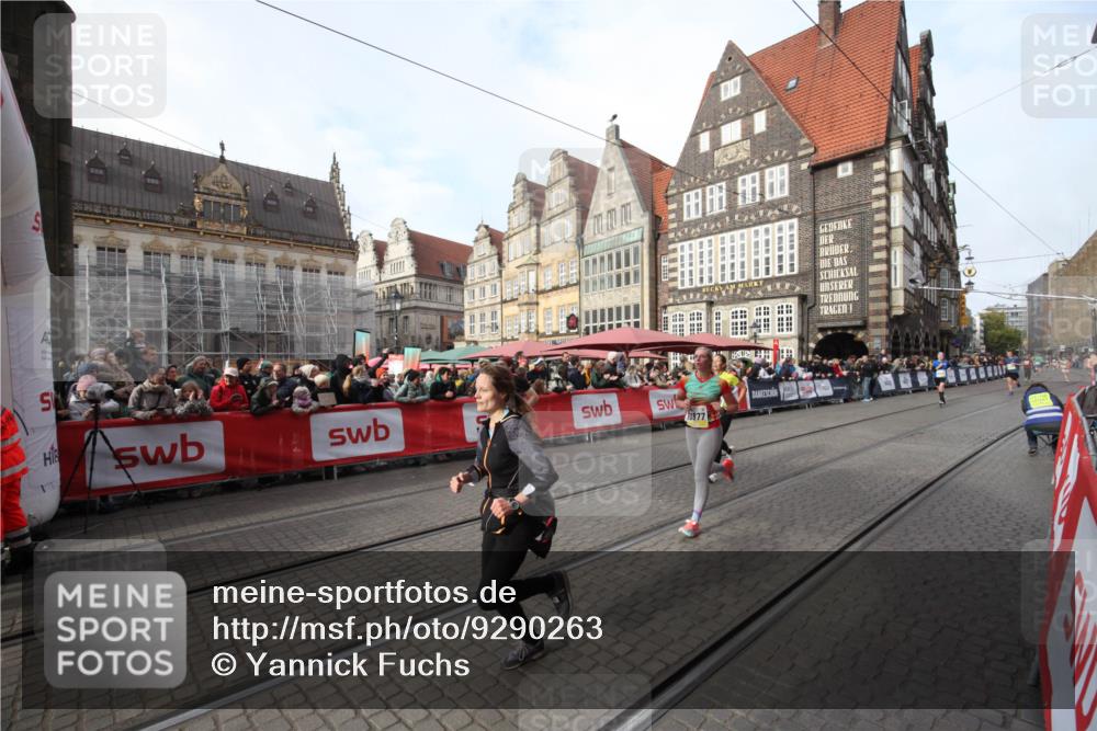 05.10.2025 - 20. swb-Marathon Bremen Yannick Fuchs http://msf.ph/oto/9290263 05.10.2025 10:49:01 Ziel 9255, 9583, 10877, 10973, 11248 meine-sportfotos.de