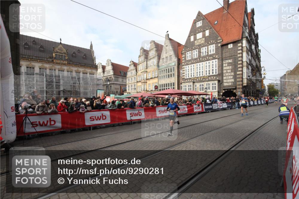 05.10.2025 - 20. swb-Marathon Bremen Yannick Fuchs http://msf.ph/oto/9290281 05.10.2025 10:49:04 Ziel 9216, 9317, 10733, 10973 meine-sportfotos.de