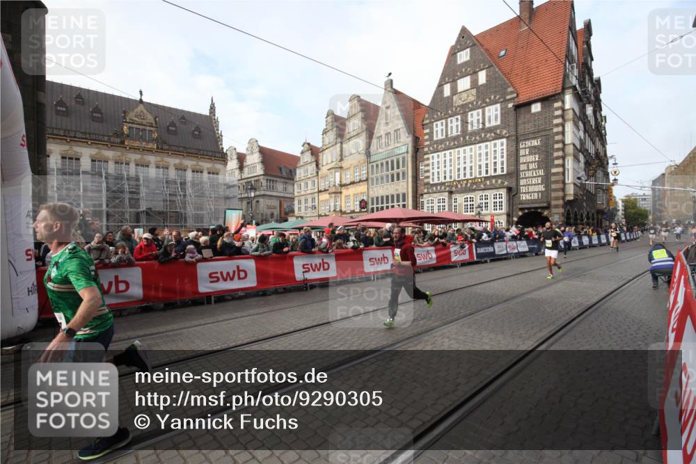 05.10.2025 - 20. swb-Marathon Bremen Yannick Fuchs http://msf.ph/oto/9290305 05.10.2025 10:49:11 Ziel 7202, 9014, 9556, 10449, 11673, 11695 meine-sportfotos.de