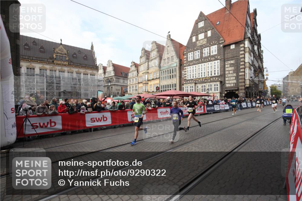 05.10.2025 - 20. swb-Marathon Bremen Yannick Fuchs http://msf.ph/oto/9290322 05.10.2025 10:49:14 Ziel 7202, 9457, 9556, 10016, 10221, 11673, 11695 meine-sportfotos.de