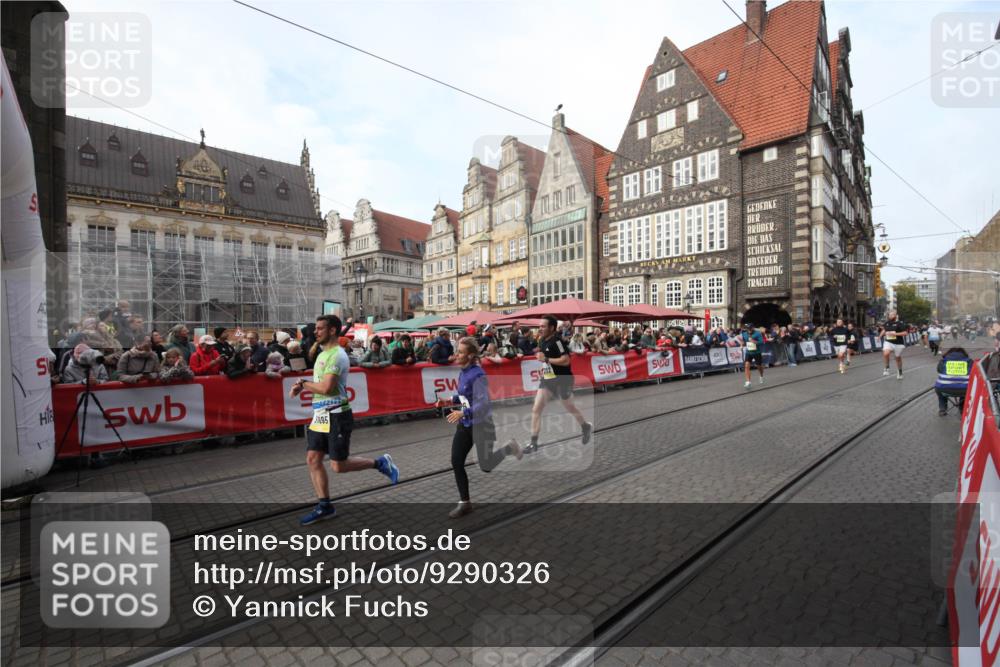 05.10.2025 - 20. swb-Marathon Bremen Yannick Fuchs http://msf.ph/oto/9290326 05.10.2025 10:49:14 Ziel 7202, 9457, 9556, 10016, 10221, 11673, 11695 meine-sportfotos.de