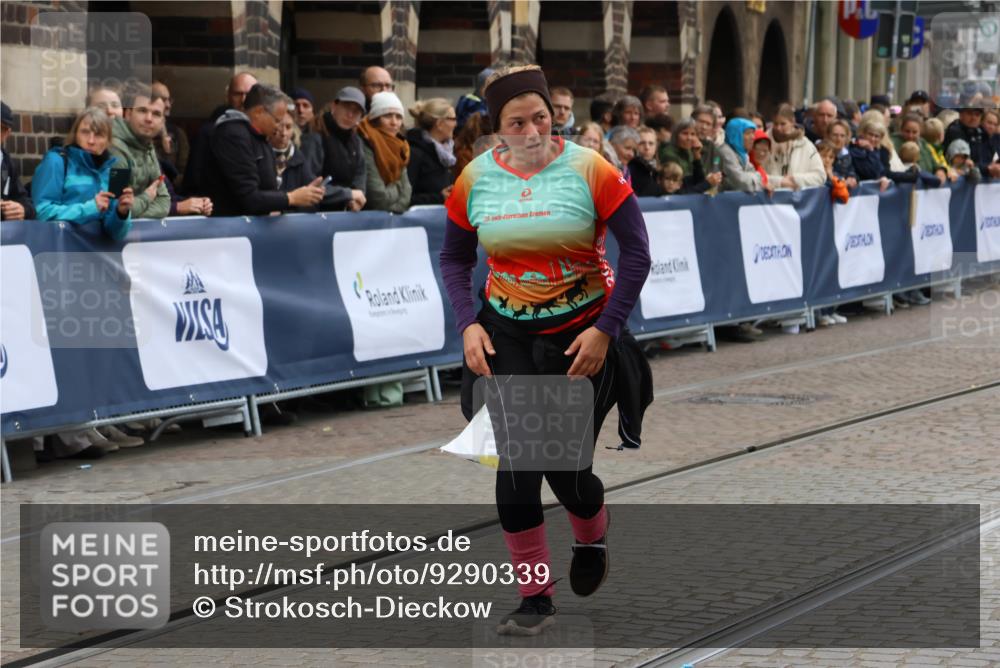 05.10.2025 - 20. swb-Marathon Bremen Strokosch-Dieckow http://msf.ph/oto/9290339 05.10.2025 11:23:55 Ziel 10774 meine-sportfotos.de