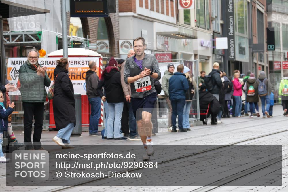 05.10.2025 - 20. swb-Marathon Bremen Strokosch-Dieckow http://msf.ph/oto/9290384 05.10.2025 12:36:16 Ziel 1632, 1632 meine-sportfotos.de