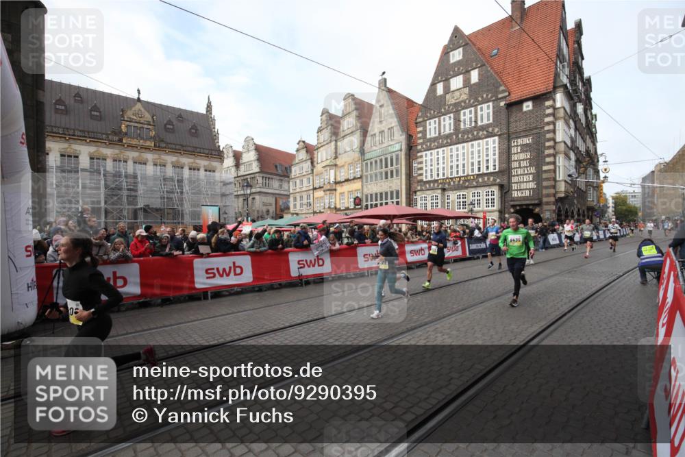 05.10.2025 - 20. swb-Marathon Bremen Yannick Fuchs http://msf.ph/oto/9290395 05.10.2025 10:49:29 Ziel 9206, 9233, 9435, 9555, 9708, 10118, 10381, 10519, 10673, 11319, 11487, 11672 meine-sportfotos.de
