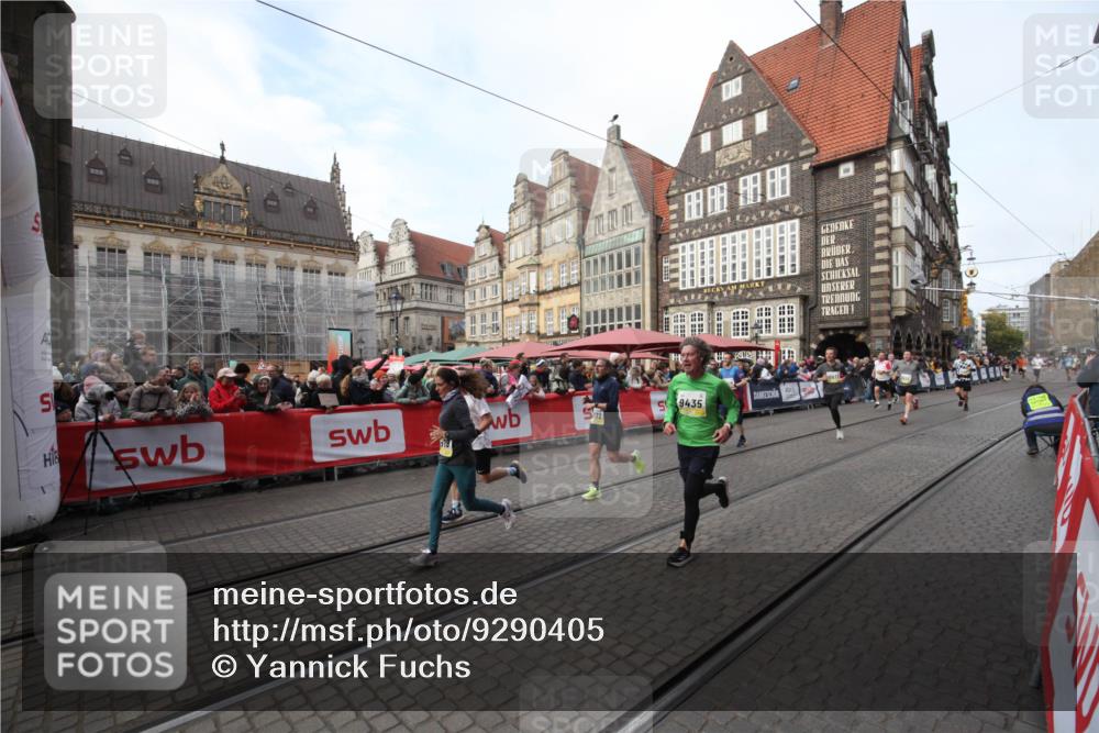 05.10.2025 - 20. swb-Marathon Bremen Yannick Fuchs http://msf.ph/oto/9290405 05.10.2025 10:49:30 Ziel 9233, 9435, 9555, 10118, 10381, 10519, 10673, 11319, 11487, 11672 meine-sportfotos.de