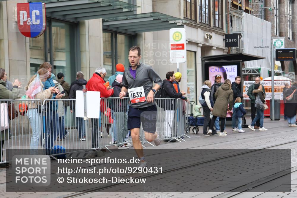 05.10.2025 - 20. swb-Marathon Bremen Strokosch-Dieckow http://msf.ph/oto/9290431 05.10.2025 12:36:19 Ziel 1632, 1632 meine-sportfotos.de