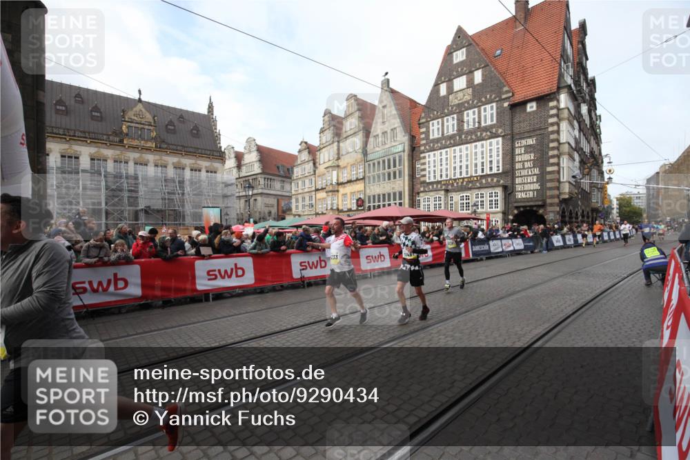 05.10.2025 - 20. swb-Marathon Bremen Yannick Fuchs http://msf.ph/oto/9290434 05.10.2025 10:49:33 Ziel 9233, 9555, 10381, 10673, 11487 meine-sportfotos.de