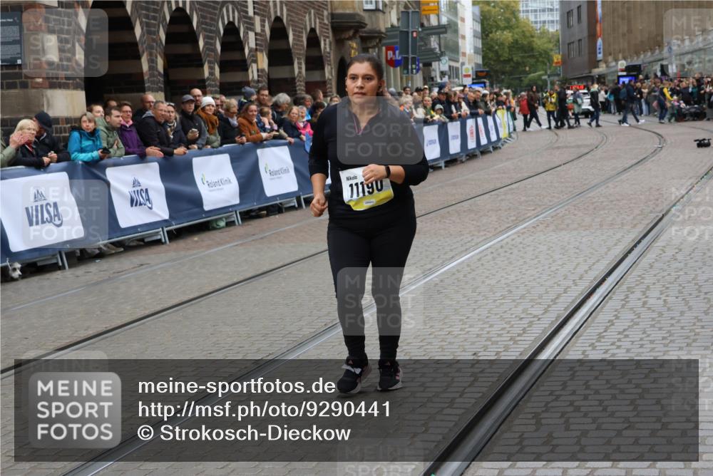 05.10.2025 - 20. swb-Marathon Bremen Strokosch-Dieckow http://msf.ph/oto/9290441 05.10.2025 11:24:19 Ziel 9733, 11190 meine-sportfotos.de