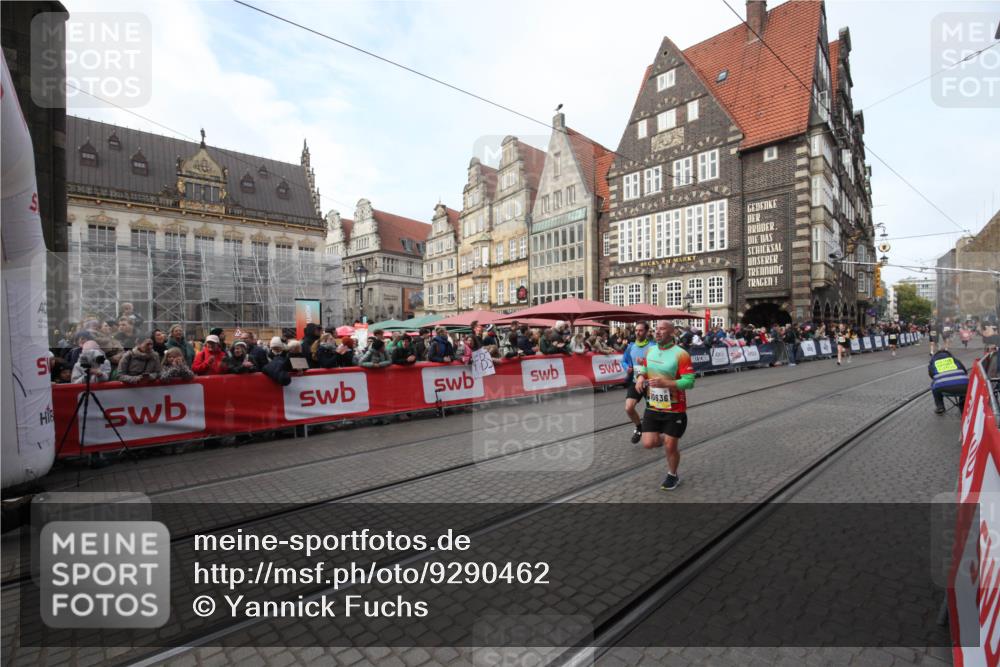 05.10.2025 - 20. swb-Marathon Bremen Yannick Fuchs http://msf.ph/oto/9290462 05.10.2025 10:49:41 Ziel 10170, 10636, 10712, 10873 meine-sportfotos.de