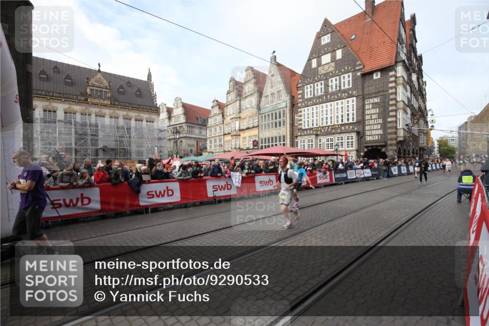 05.10.2025 - 20. swb-Marathon Bremen Yannick Fuchs http://msf.ph/oto/9290533 05.10.2025 10:49:58 Ziel 9369, 9696, 10159, 10946, 11091, 11642, 11749 meine-sportfotos.de