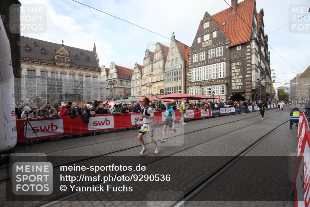 05.10.2025 - 20. swb-Marathon Bremen Yannick Fuchs http://msf.ph/oto/9290536 05.10.2025 10:49:59 Ziel 10159, 10946, 11642, 11749 meine-sportfotos.de