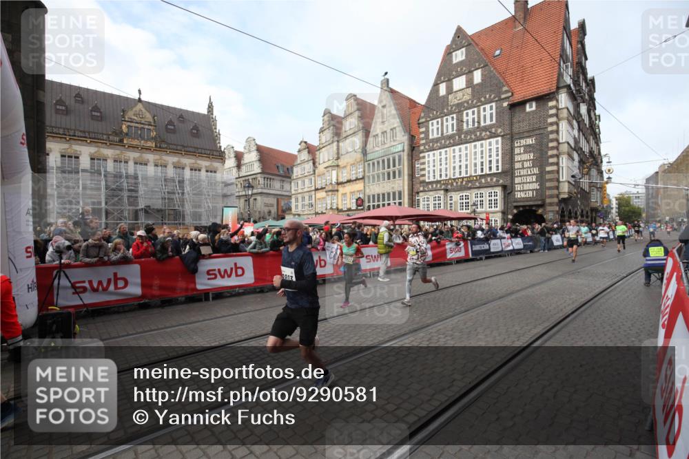 05.10.2025 - 20. swb-Marathon Bremen Yannick Fuchs http://msf.ph/oto/9290581 05.10.2025 10:50:07 Ziel 9485, 9676, 9787, 9803, 10868, 11208, 11288, 11295, 11621 meine-sportfotos.de