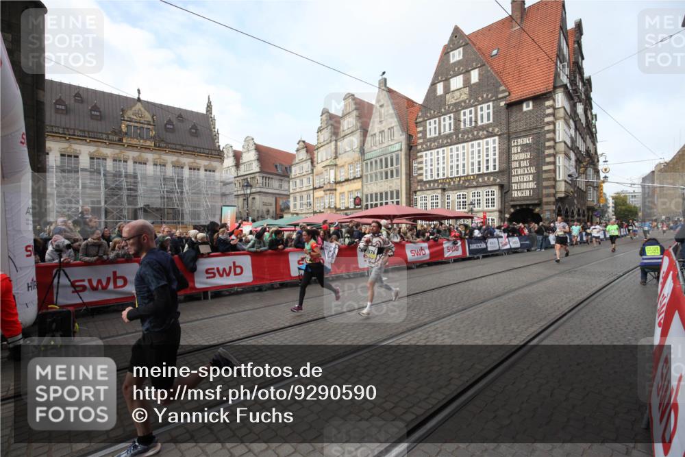 05.10.2025 - 20. swb-Marathon Bremen Yannick Fuchs http://msf.ph/oto/9290590 05.10.2025 10:50:07 Ziel 9485, 9676, 9787, 9803, 10868, 11208, 11288, 11295, 11621 meine-sportfotos.de