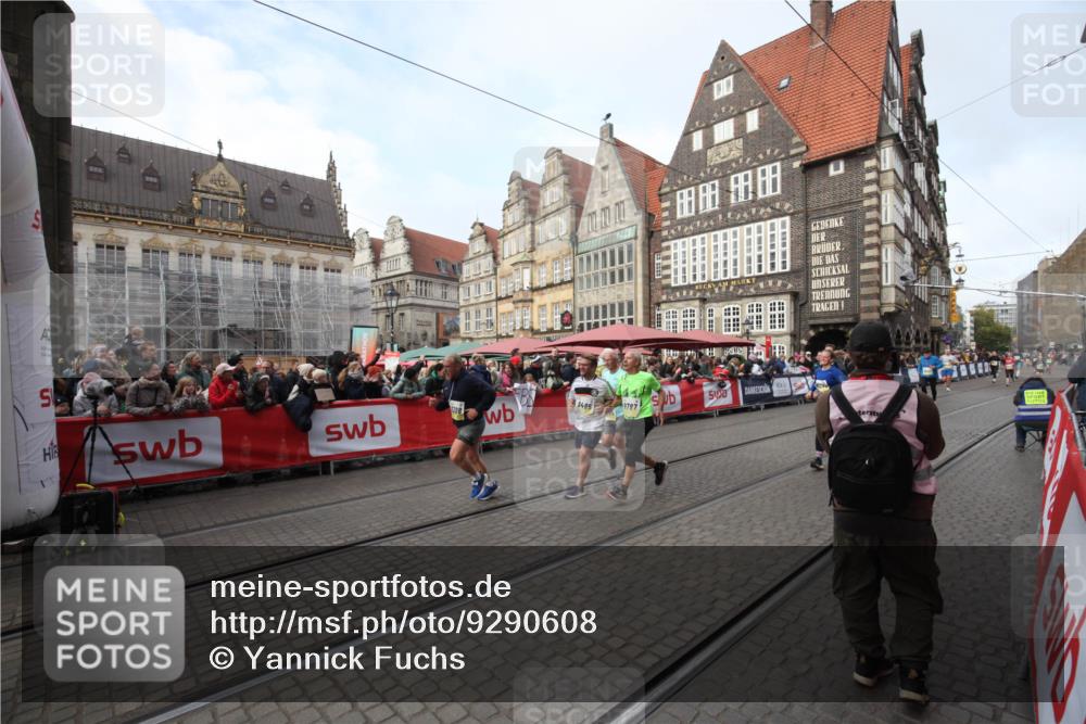 05.10.2025 - 20. swb-Marathon Bremen Yannick Fuchs http://msf.ph/oto/9290608 05.10.2025 10:50:12 Ziel 9485, 9645, 9787, 10246, 11104, 11208, 11288, 11295 meine-sportfotos.de