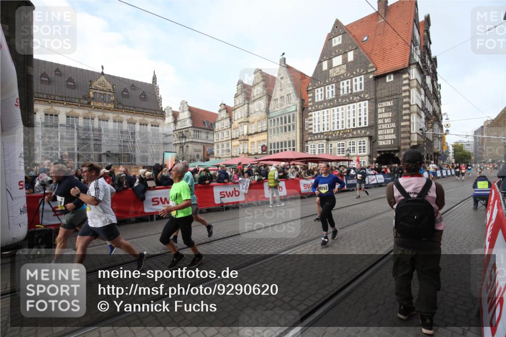 05.10.2025 - 20. swb-Marathon Bremen Yannick Fuchs http://msf.ph/oto/9290620 05.10.2025 10:50:12 Ziel 9485, 9645, 9787, 10246, 11104, 11208, 11288, 11295 meine-sportfotos.de