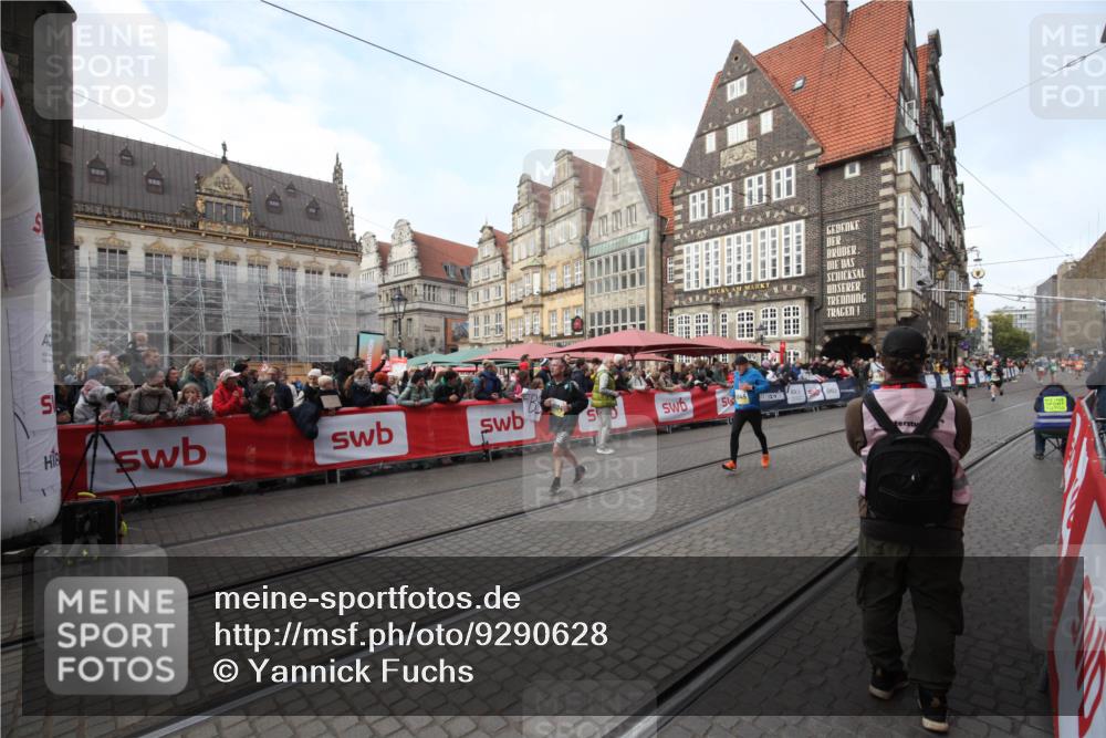 05.10.2025 - 20. swb-Marathon Bremen Yannick Fuchs http://msf.ph/oto/9290628 05.10.2025 10:50:15 Ziel 9579, 9645, 9689, 10356, 10400, 11104 meine-sportfotos.de