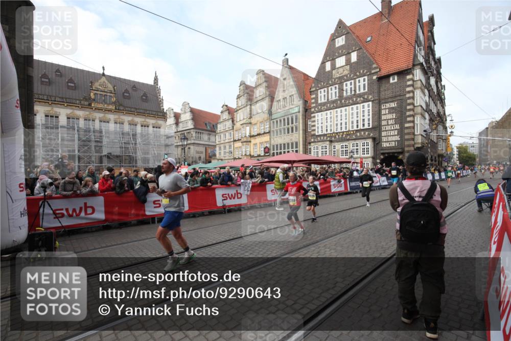 05.10.2025 - 20. swb-Marathon Bremen Yannick Fuchs http://msf.ph/oto/9290643 05.10.2025 10:50:19 Ziel 9579, 9689, 10022, 10356, 10400, 10443 meine-sportfotos.de
