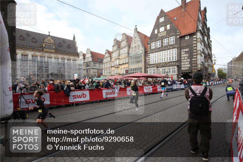 05.10.2025 - 20. swb-Marathon Bremen Yannick Fuchs http://msf.ph/oto/9290658 05.10.2025 10:50:20 Ziel 9579, 10022, 10356, 10400, 10443 meine-sportfotos.de