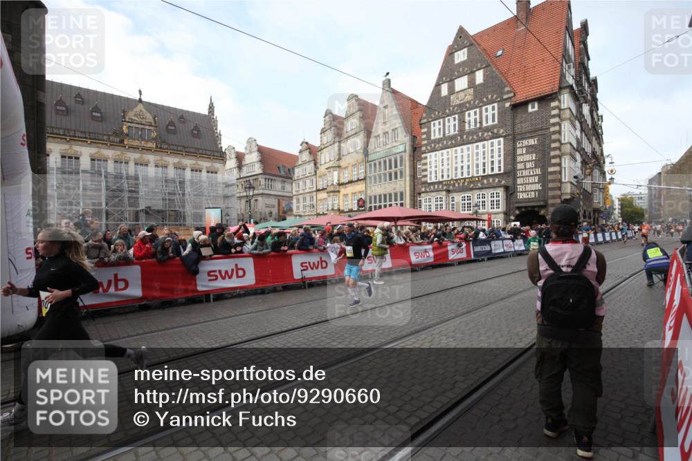 05.10.2025 - 20. swb-Marathon Bremen Yannick Fuchs http://msf.ph/oto/9290660 05.10.2025 10:50:21 Ziel 10022, 10400, 10443 meine-sportfotos.de