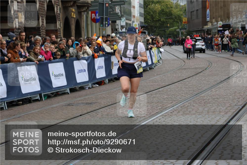 05.10.2025 - 20. swb-Marathon Bremen Strokosch-Dieckow http://msf.ph/oto/9290671 05.10.2025 11:25:15 Ziel 9763 meine-sportfotos.de