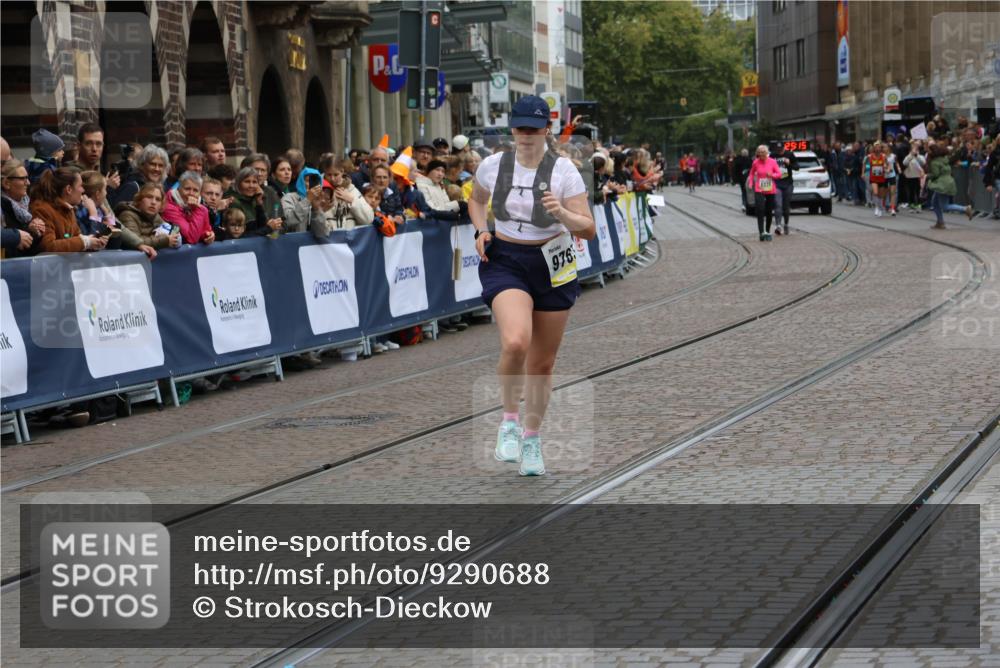05.10.2025 - 20. swb-Marathon Bremen Strokosch-Dieckow http://msf.ph/oto/9290688 05.10.2025 11:25:15 Ziel 9763 meine-sportfotos.de