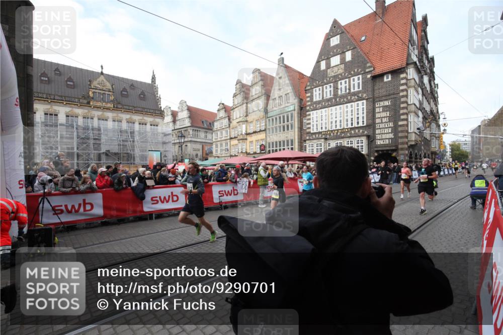 05.10.2025 - 20. swb-Marathon Bremen Yannick Fuchs http://msf.ph/oto/9290701 05.10.2025 10:50:31 Ziel 10066, 10537, 10638, 11239, 11241, 11254, 11298, 11344, 11531, 11660, 11740 meine-sportfotos.de