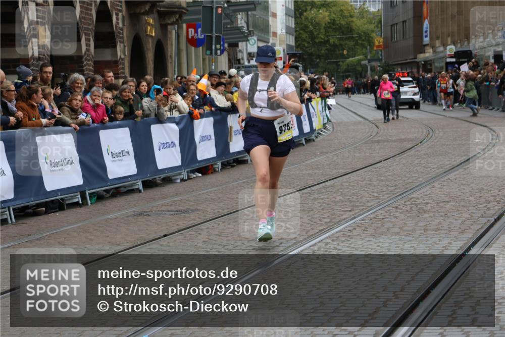 05.10.2025 - 20. swb-Marathon Bremen Strokosch-Dieckow http://msf.ph/oto/9290708 05.10.2025 11:25:15 Ziel 9763 meine-sportfotos.de
