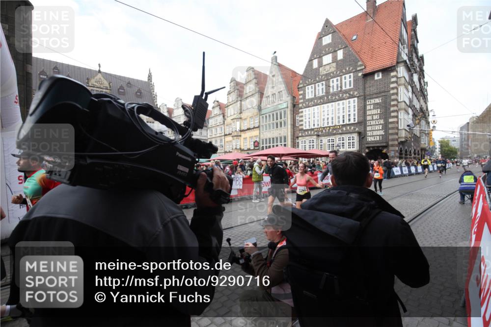 05.10.2025 - 20. swb-Marathon Bremen Yannick Fuchs http://msf.ph/oto/9290716 05.10.2025 10:50:33 Ziel 9337, 10066, 10199, 10638, 11239, 11241, 11344, 11660, 11740 meine-sportfotos.de