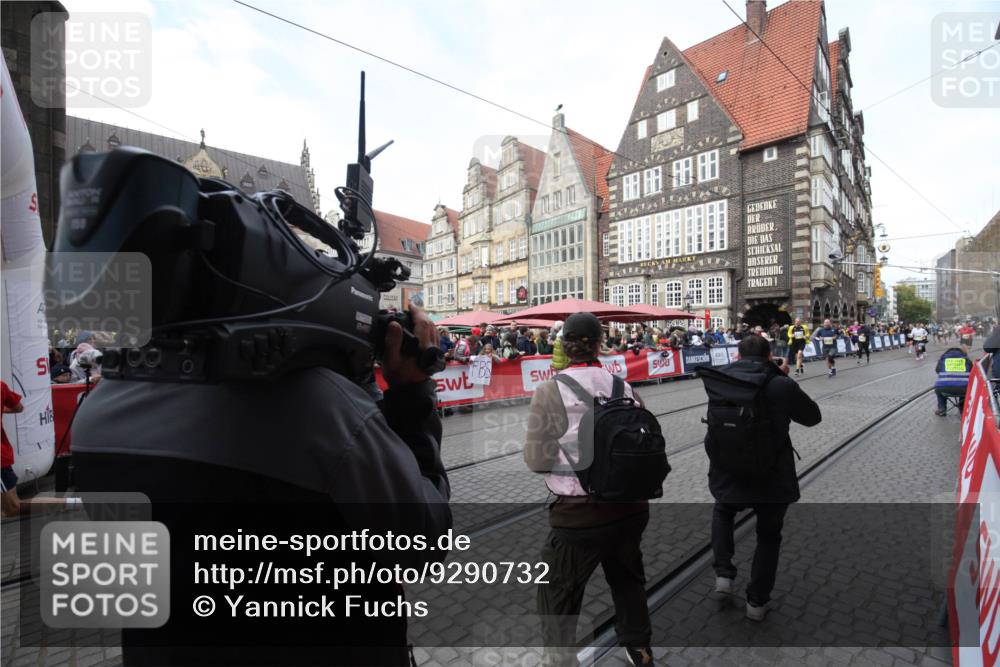 05.10.2025 - 20. swb-Marathon Bremen Yannick Fuchs http://msf.ph/oto/9290732 05.10.2025 10:50:34 Ziel 9337, 10066, 10199, 10638, 11239, 11241, 11344, 11660 meine-sportfotos.de