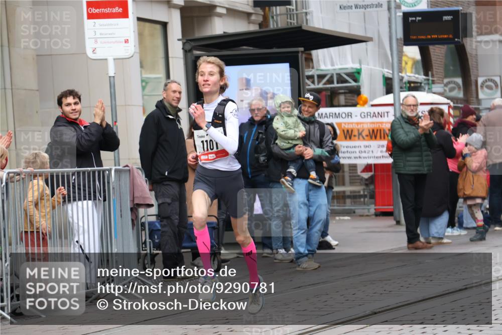 05.10.2025 - 20. swb-Marathon Bremen Strokosch-Dieckow http://msf.ph/oto/9290781 05.10.2025 12:37:14 Ziel 302, 1101, 302, 1101 meine-sportfotos.de