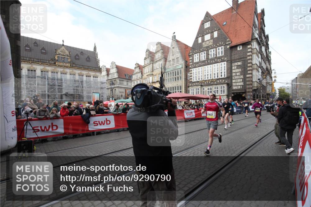 05.10.2025 - 20. swb-Marathon Bremen Yannick Fuchs http://msf.ph/oto/9290790 05.10.2025 10:50:47 Ziel 9230, 9658, 9742, 9832, 9969, 10043, 10279, 10479, 11451, 11543, 11661 meine-sportfotos.de