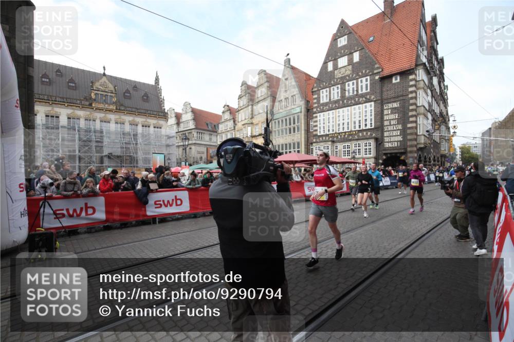 05.10.2025 - 20. swb-Marathon Bremen Yannick Fuchs http://msf.ph/oto/9290794 05.10.2025 10:50:48 Ziel 9230, 9658, 9742, 9832, 9969, 10043, 10279, 10479, 11451, 11543, 11661 meine-sportfotos.de
