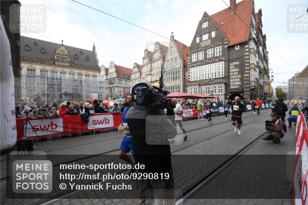 05.10.2025 - 20. swb-Marathon Bremen Yannick Fuchs http://msf.ph/oto/9290819 05.10.2025 10:50:51 Ziel 7733, 9251, 9277, 9658, 9715, 9742, 9888, 9969, 9975, 10043, 10224, 10279, 10479, 10689, 11543 meine-sportfotos.de