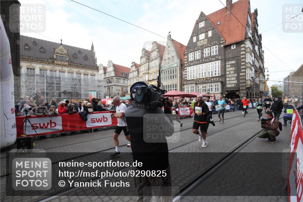 05.10.2025 - 20. swb-Marathon Bremen Yannick Fuchs http://msf.ph/oto/9290825 05.10.2025 10:50:52 Ziel 7733, 9251, 9277, 9658, 9715, 9742, 9888, 9975, 10224, 10279, 10479, 10689, 11543 meine-sportfotos.de