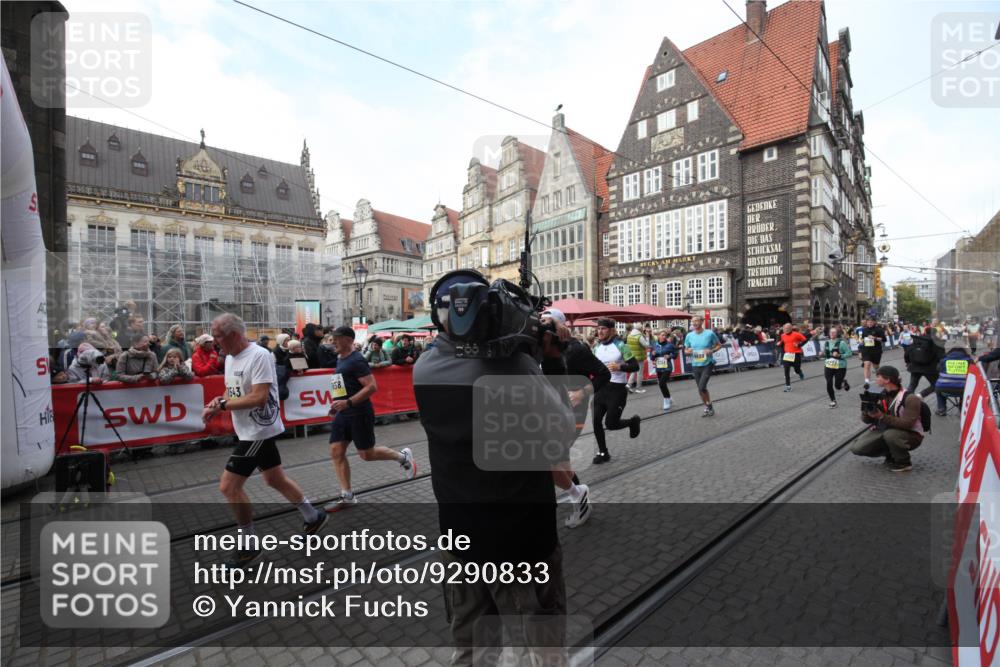 05.10.2025 - 20. swb-Marathon Bremen Yannick Fuchs http://msf.ph/oto/9290833 05.10.2025 10:50:52 Ziel 7733, 9251, 9277, 9658, 9715, 9742, 9888, 9975, 10224, 10279, 10479, 10689, 11543 meine-sportfotos.de