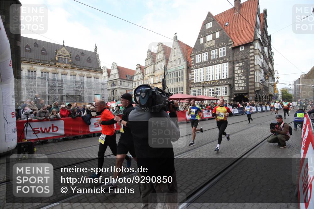 05.10.2025 - 20. swb-Marathon Bremen Yannick Fuchs http://msf.ph/oto/9290850 05.10.2025 10:50:55 Ziel 7733, 9251, 9277, 9399, 9715, 9888, 9966, 9975, 10224, 10689, 11220, 11311 meine-sportfotos.de