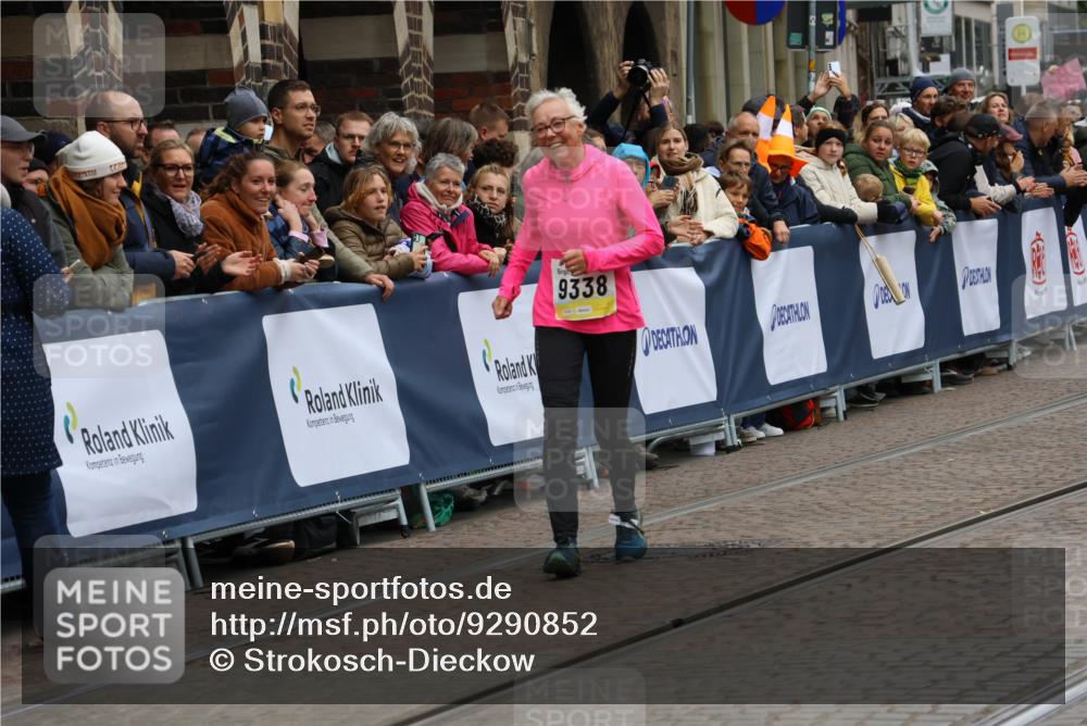 05.10.2025 - 20. swb-Marathon Bremen Strokosch-Dieckow http://msf.ph/oto/9290852 05.10.2025 11:25:35 Ziel 9338 meine-sportfotos.de