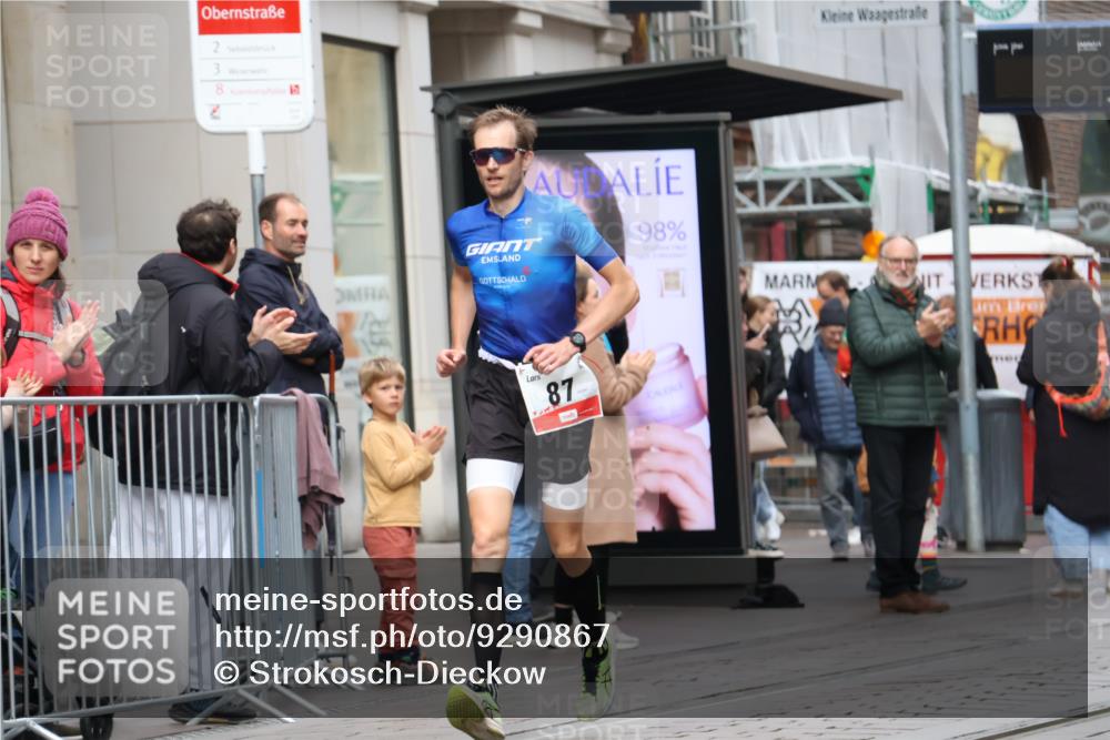 05.10.2025 - 20. swb-Marathon Bremen Strokosch-Dieckow http://msf.ph/oto/9290867 05.10.2025 12:37:52 Ziel 87, 87 meine-sportfotos.de