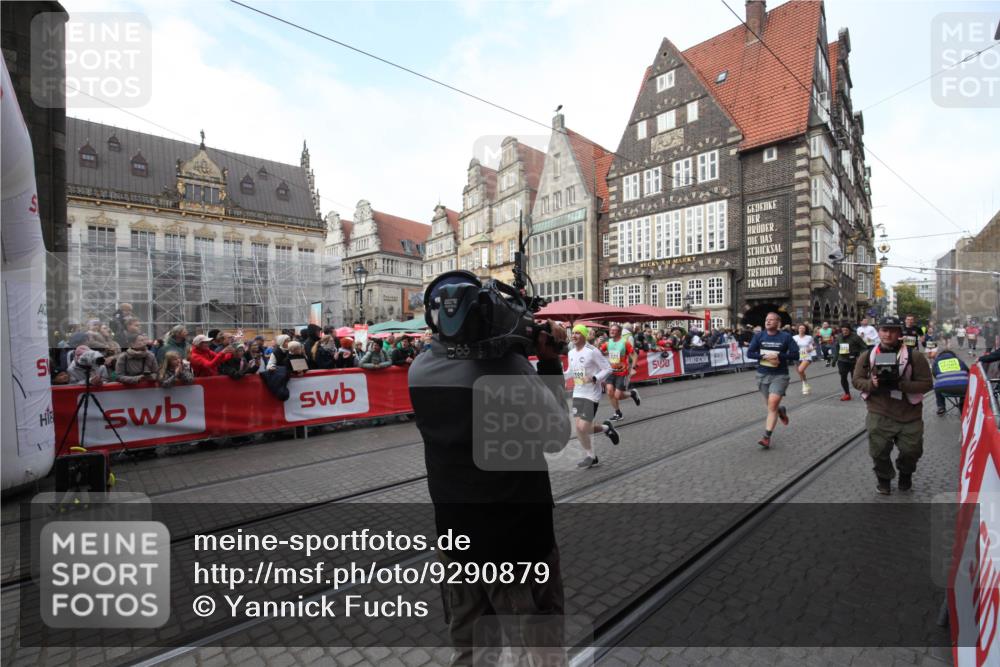 05.10.2025 - 20. swb-Marathon Bremen Yannick Fuchs http://msf.ph/oto/9290879 05.10.2025 10:51:00 Ziel 9199, 9399, 9630, 10029, 10227, 10254, 10534, 10698, 11061, 11220, 11311 meine-sportfotos.de