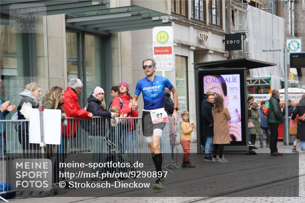 05.10.2025 - 20. swb-Marathon Bremen Strokosch-Dieckow http://msf.ph/oto/9290897 05.10.2025 12:37:54 Ziel 87, 87 meine-sportfotos.de