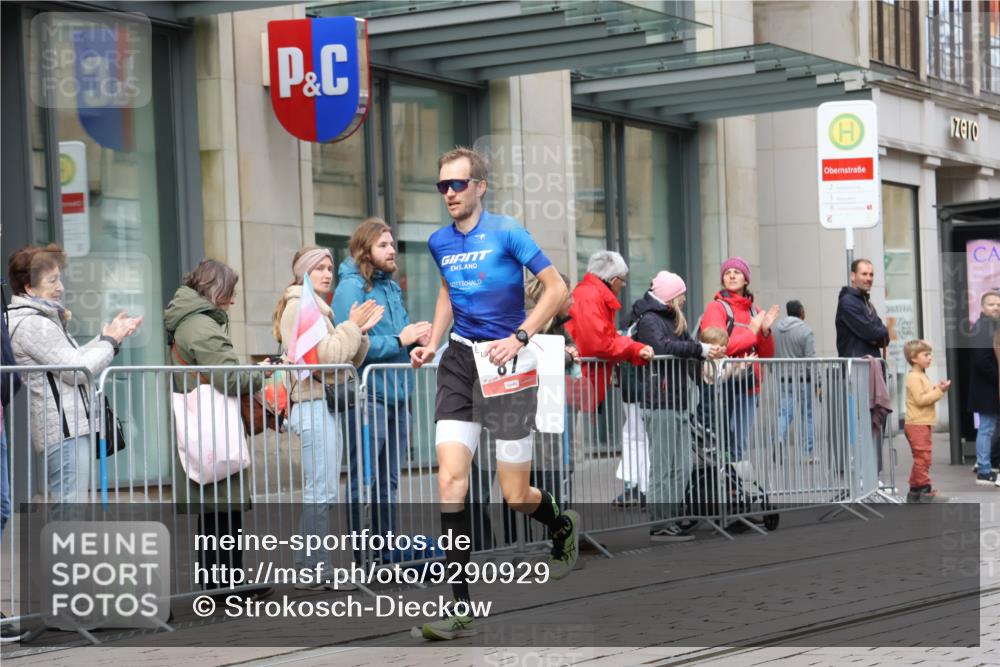 05.10.2025 - 20. swb-Marathon Bremen Strokosch-Dieckow http://msf.ph/oto/9290929 05.10.2025 12:37:55 Ziel 87, 87 meine-sportfotos.de
