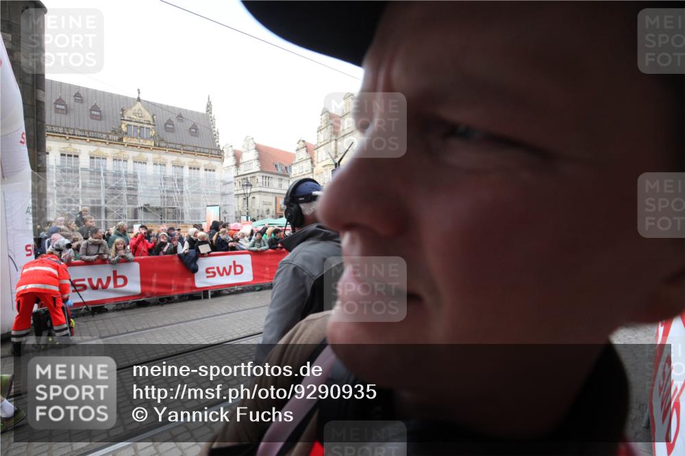 05.10.2025 - 20. swb-Marathon Bremen Yannick Fuchs http://msf.ph/oto/9290935 05.10.2025 10:51:06 Ziel 9199, 9416, 9425, 9630, 9663, 9894, 10206, 10226, 10254, 10378, 10669, 10743, 10932, 11279, 11391, 11573 meine-sportfotos.de