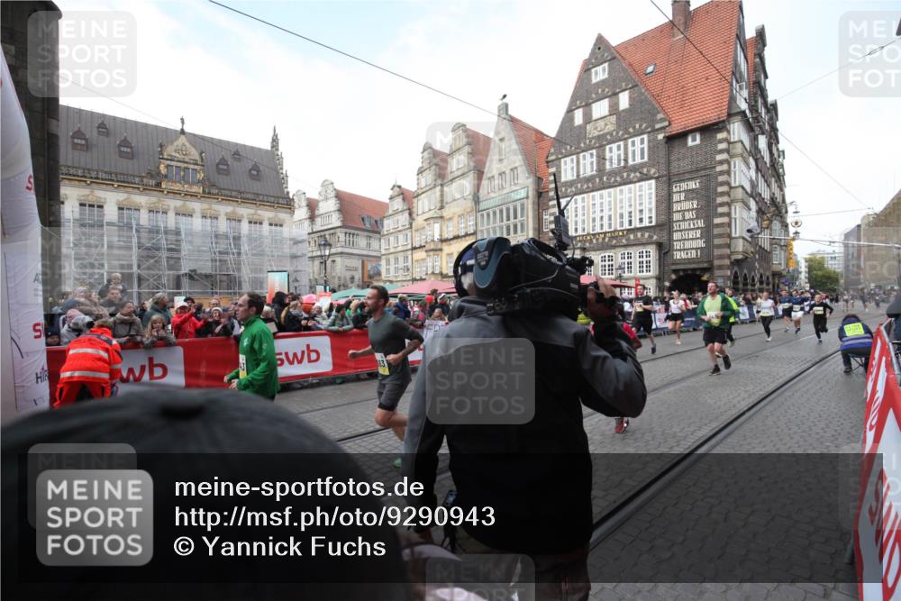 05.10.2025 - 20. swb-Marathon Bremen Yannick Fuchs http://msf.ph/oto/9290943 05.10.2025 10:51:07 Ziel 9256, 9287, 9416, 9425, 9663, 9894, 10206, 10226, 10378, 10669, 10743, 10932, 11279, 11391, 11573 meine-sportfotos.de