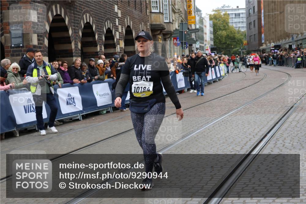 05.10.2025 - 20. swb-Marathon Bremen Strokosch-Dieckow http://msf.ph/oto/9290944 05.10.2025 11:25:47 Ziel 10184 meine-sportfotos.de